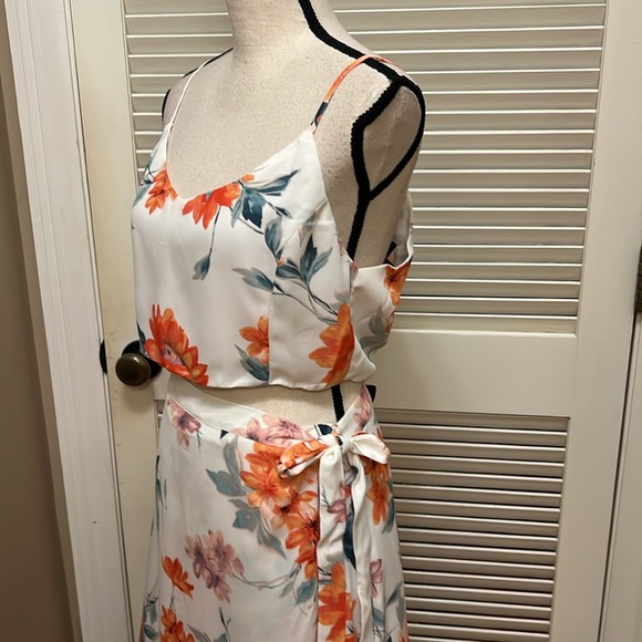 Lulus Bloom With a View White Floral Print Two-Piece Maxi Dress in White Floral - Picture 11 of 17